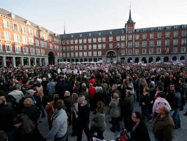 La Plaza Mayor se llen&oacute; de gente que ped&iacute;a justicia.

Foto: Juan Carlos V&aacute;zquez / Alberto Morales