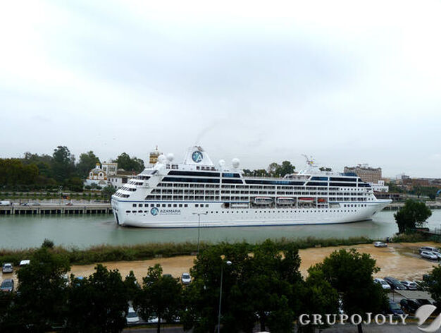 El buque 'Azamara Quest' en Sevilla.

Foto: N.O.T.