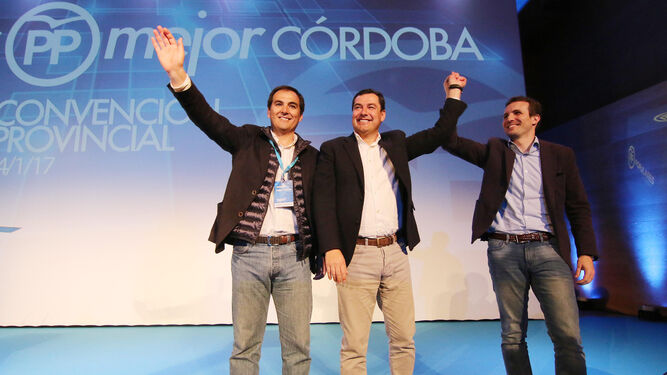 José Antonio Nieto, Juan Manuel Moreno y Pablo Casado, ayer en Córdoba.