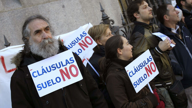 Protesta en contra de las cláusulas suelo en la sede del Banco de España, en el año 2014.