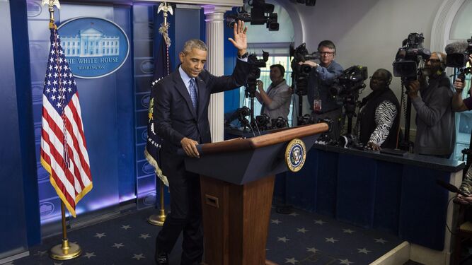 Barak Obama se despide durante su última conferencia de prensa.