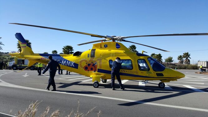Un helicóptero del 061 acudió al lugar del accidente