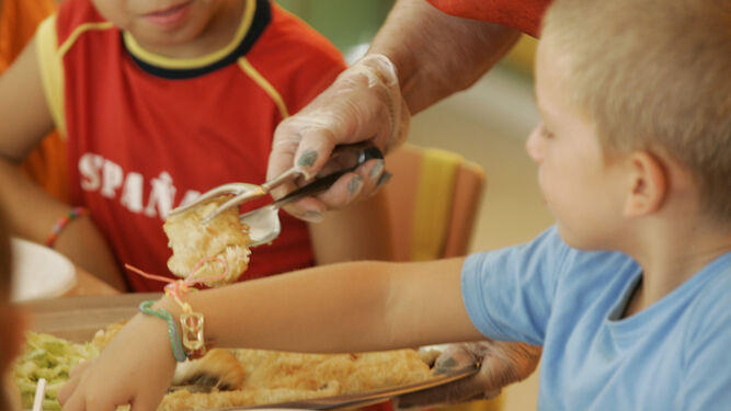 El comedor escolar es uno de los servicios más demandados por las familias.