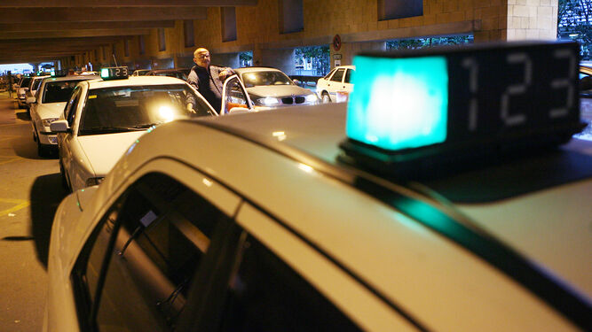 La parada de taxis del aeropuerto de San Pablo, en una imagen reciente.