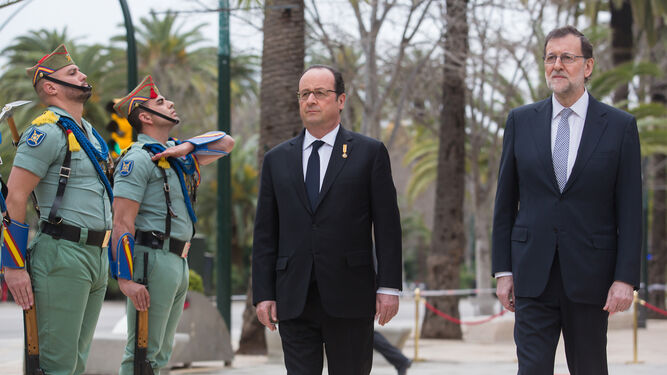 Rajoy y Hollande a su llegada al Ayuntamiento de Málaga capital.