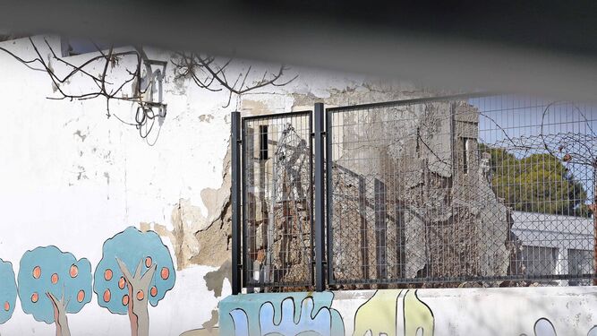 Una imagen reciente del muro del CEIP La Paz.
