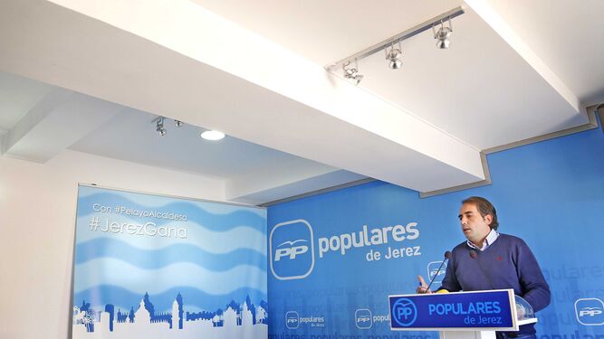 El parlamentario y portavoz adjunto del PP, Antonio Saldaña, ayer en la sede de su partido.