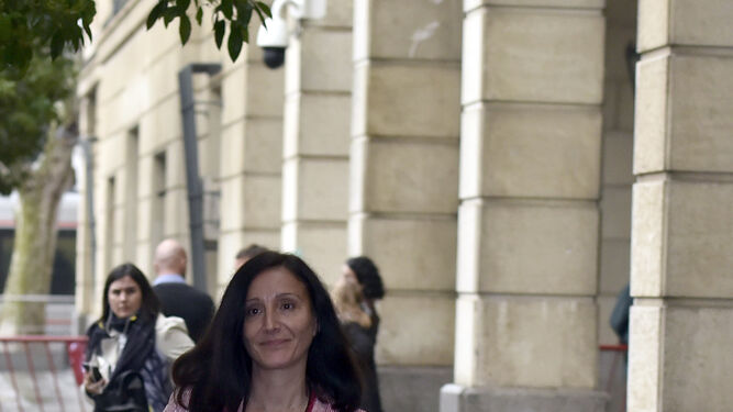 La juez Bolaños llega a los juzgados de Sevilla, en una imagen reciente.
