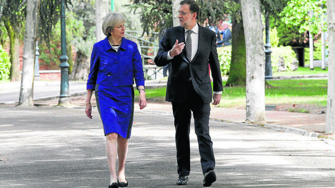 May y Rajoy, tras una reunión en la Moncloa para analizar las consecuencias del ‘Brexit’.