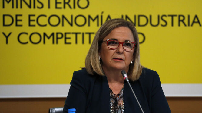 La secretaria de Estado de Economía, Irene Garrido, ayer, en rueda de prensa.