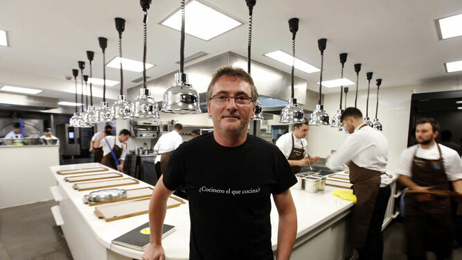 El chef Andoni Luis Aduriz posa en su restaurante Mugaritz recién llegado de Melbourne.