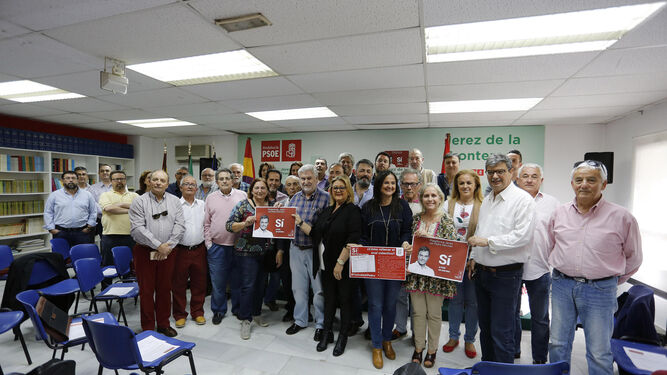 Parte del grupo de apoyo de Jerez a la candidatura de Pedro Sánchez a liderar el PSOE.
