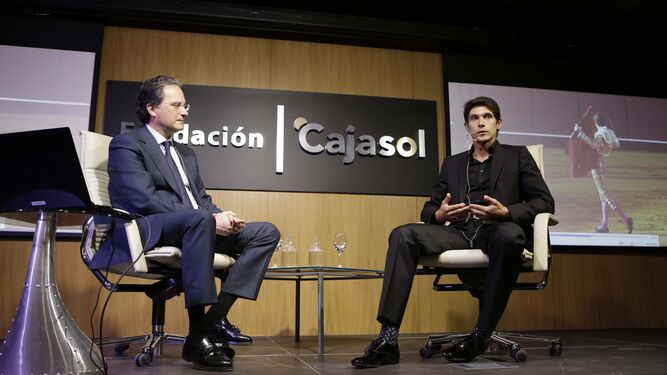 José Enrique Moreno y Sebastián Castella durante la charla.