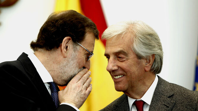 Mariano Rajoy , junto al presidente de Uruguay, Tabaré Vázquez.