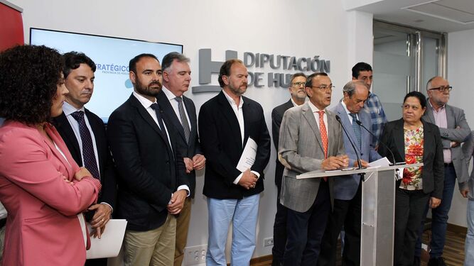 Ignacio Caraballo presente a los responsables de las diferentes comisiones