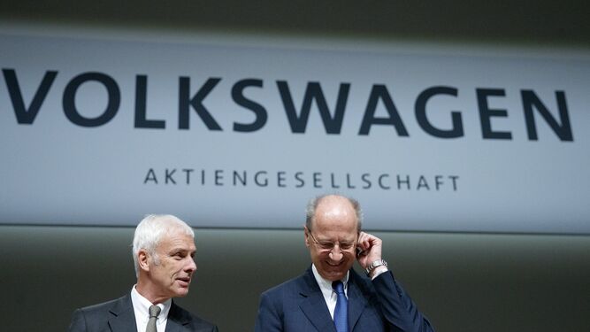 Matthias Müller, presidente de Volkswagen, y Han Dieter Pötsch, de la junta directiva.