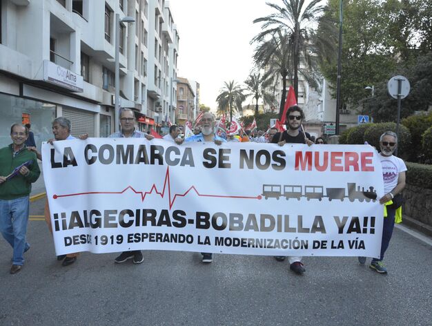 Las im&aacute;genes de la manifestaci&oacute;n por la Algeciras-Bobadilla