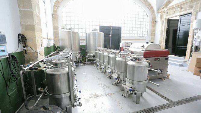 La sala de fermentación y vinificación del grado superior de Vitivinicultura, cuyas instalaciones serán usadas también por los alumnos del grado medio.