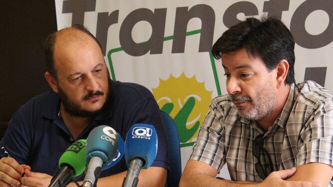 Raúl Ruiz-Berdejo y Domingo Pedro García en una ruedea de prensa.