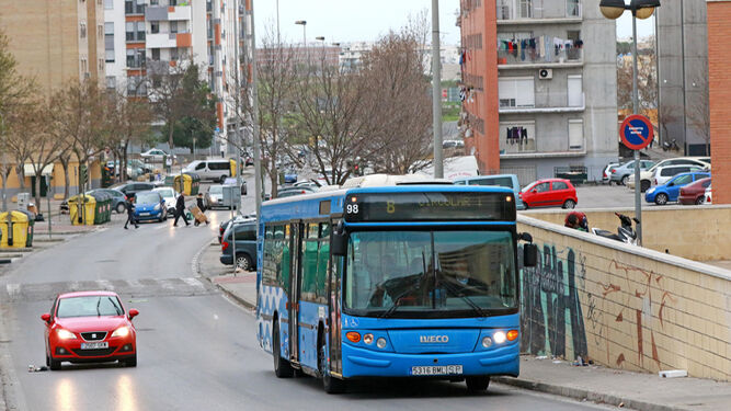 Un autobús urbano durante su recorrido.