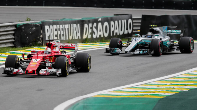 Vettel y Bottas durante la clasificación.