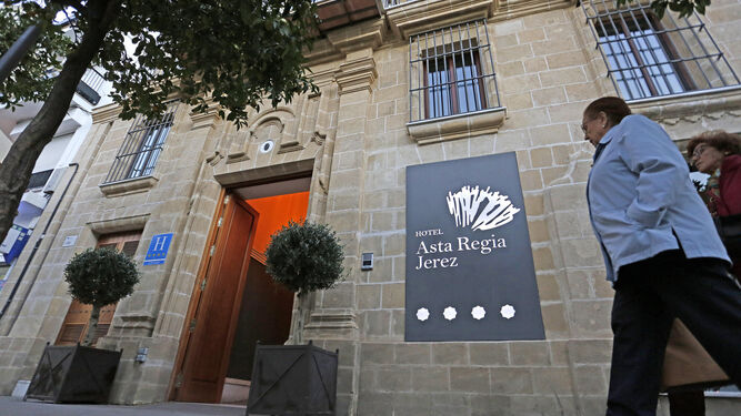Fachada del hotel Asta Regia, ubicado en la calle San Agustín.