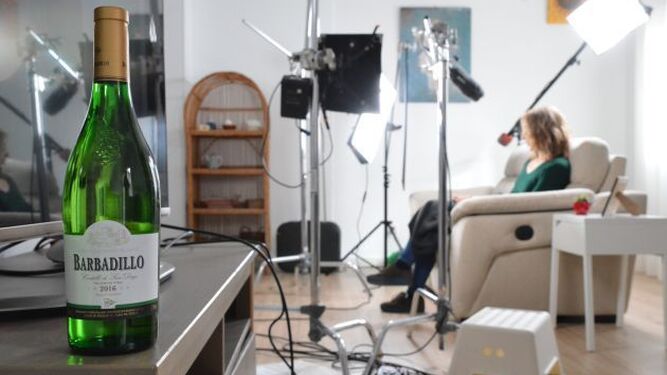 Ana del Arco en la grabación de una escena para 'Cosas de Mar'.