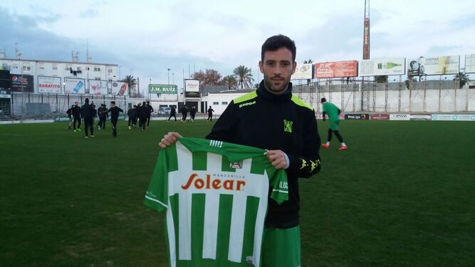 Adrián Gallardo ya luce los colores verdiblancos en El Palmar.