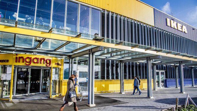Vista de una tienda de la multinacional sueca IKEA  en Delft (Holanda ).