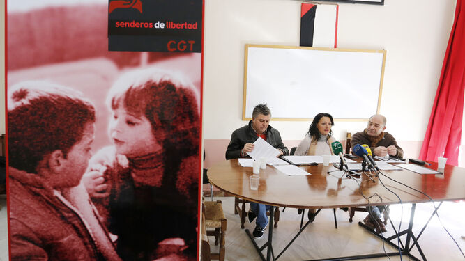 Jorge Vázquez-Gaztelu, Fátima Salguero y José María Santiago comparecen ayer en CGT.