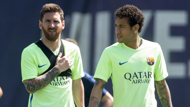 Messi y Neymar en un entrenamiento con el Barça