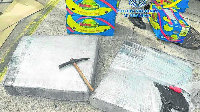 La Policía Nacional y Aduanas intervienen 420 kilos de cocaína en dos contenedores