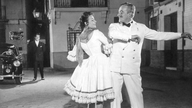 Carmen Sevilla y Vittorio De Sica en el largometraje 'Pan, Amor y Andalucía'.