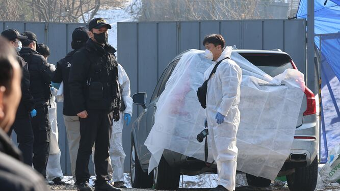 La Policía analiza el coche del actor Lee Sun Kyun.