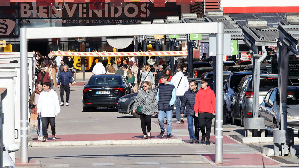 Comercios llenos por las rebajas en Jerez