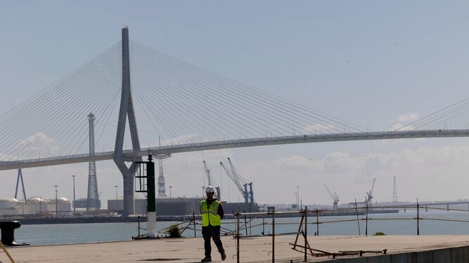 Imágenes del acto de la puesta de la primera piedra de la segunda fase de la ampliación de la nueva terminal de contenedores del puerto de Cádiz