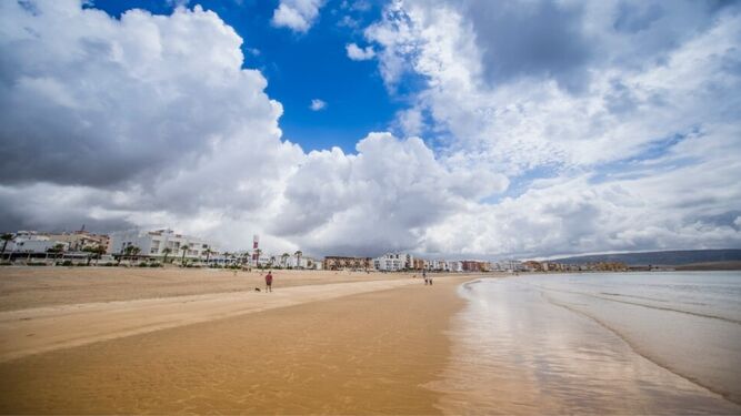 Nubes sobre la playa del Carmen (Barbate).