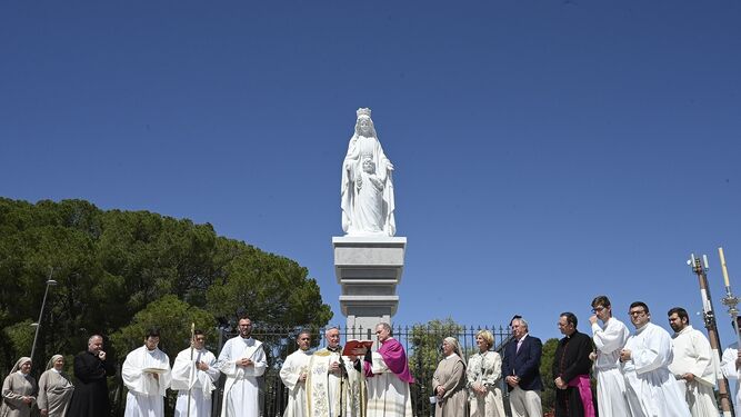 Inauguración del monumento de la Virgen del Sagrado Corazón.