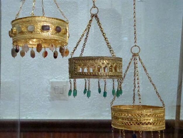 Coronas del tesoro de Guarrazar una vez terminadas.

Foto: Juan Parejo