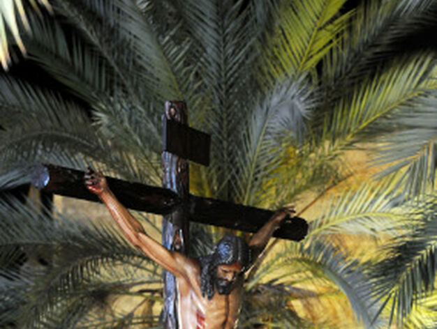 El Sant&iacute;simo Cristo de la Buena Muerte, por la Alameda Cristina.

Foto: Manuel Aranda