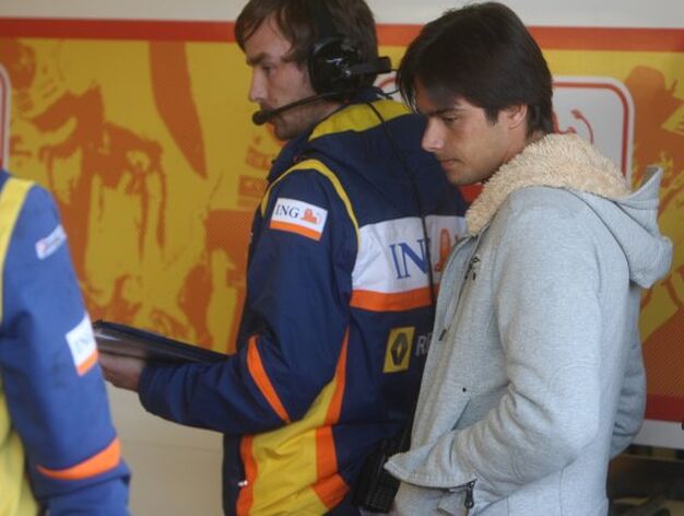 El compa&ntilde;ero de Fernando Alonso, Nelsinho Piquet no corri&oacute; la jornada del viernes pero s&iacute; sigui&oacute; el desarrollo de los ensayos.

Foto: J. C. Toro