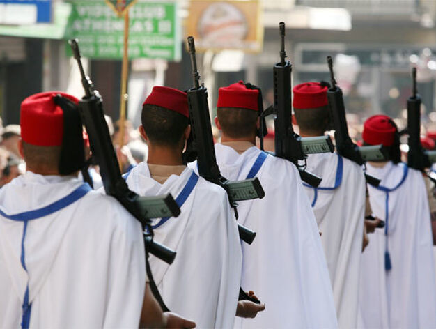 Las fuerzas regulares han participado en la misa del alba del Cautivo

Foto: PUNTO PRESS