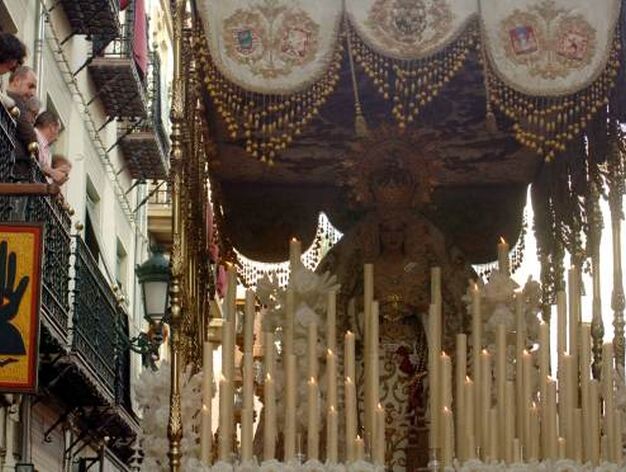 La Cofrad&iacute;a de la Santa Cena recorre el Realejo.

Foto: Patri Diez