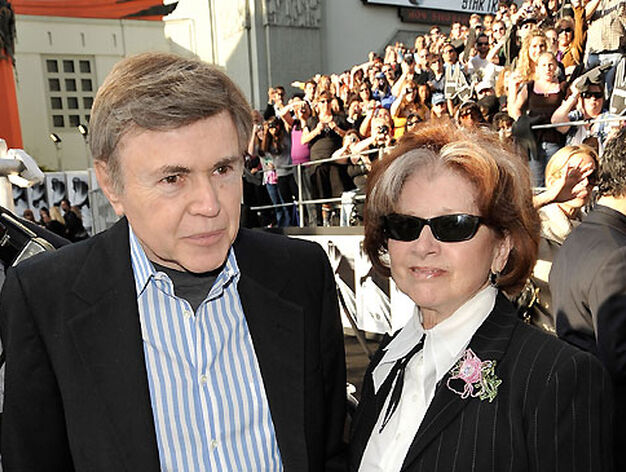 Walter Koenig, el Chekov de la serie original, acudi&oacute; con su esposa Judy Levitt a la presentaci&oacute;n de la pel&iacute;cula.

Foto: Reuters / AFP Photo / EFE