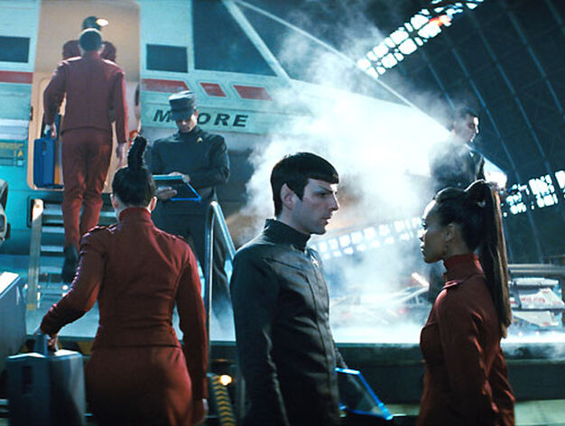 Spock (Zachary Quinto) y Uhura (Zoe Saldana).

Foto: Paramount Pictures