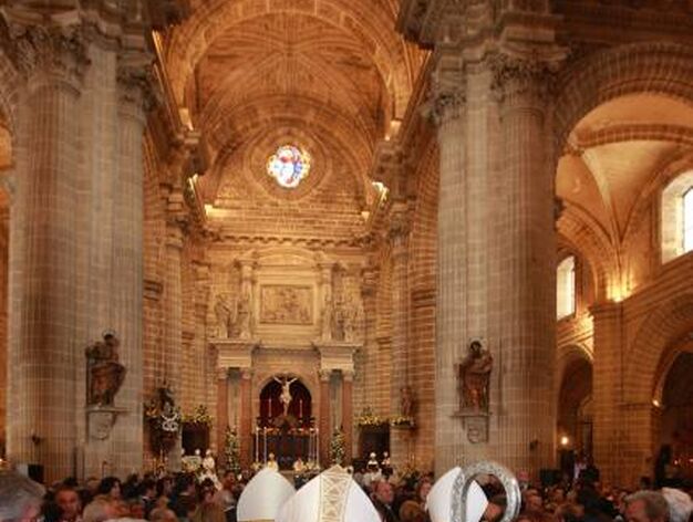 Jos&eacute; Mazuelos ha tomado posesi&oacute;n en la Catedral de Jerez de la Frontera como nuevo obispo de la Di&oacute;cesis de Asidonia-Jerez en una ceremonia presidida por Monse&ntilde;or Carlos Amigo Vallejo

Foto: Juan Carlos Toro
