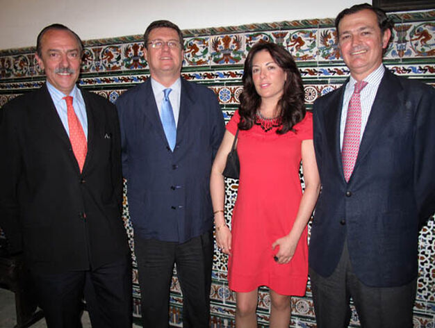 Jorge Santamar&iacute;a(Inabensa), Alfonso Benjumea (Abentel), Patricia Trujillo y Juan Abaurre, de Befesa.

Foto: VICTORIA RAM&Iacute;REZ