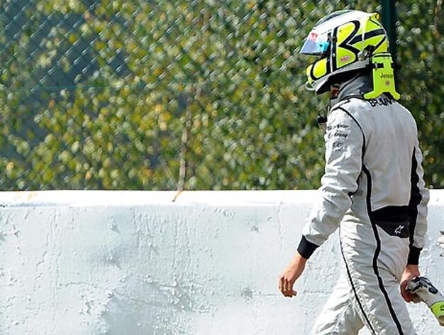 Button abandona el circuito de Spa.

Foto: Afp Photo / Reuters / Efe