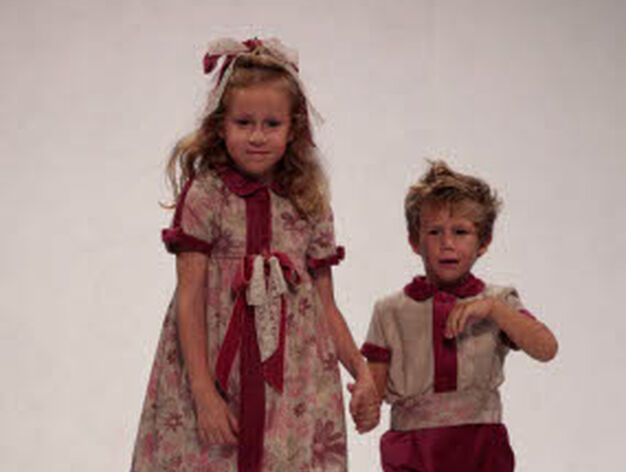 Para canastilla, ceremonia y comuni&oacute;n, la firma de moda infantil Kobez emplea sedas lisas y bordadas, tules, linos y organdil.

Foto: Martin Okuemotto