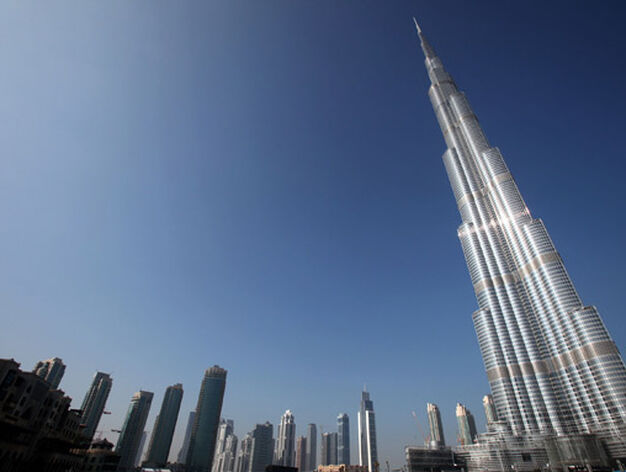 Otra imagen de la imponente Burj Dubai. / Reuters
